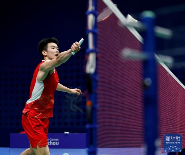 硬生生扭转 硬生生扭转