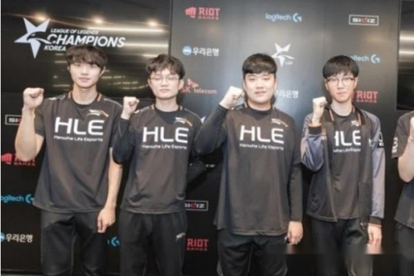 但私下却有 但私下却有