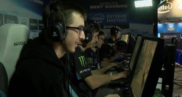 能在世界舞 能在世界舞