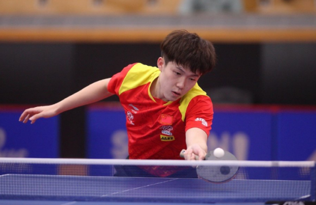 一是背身拿 一是背身拿